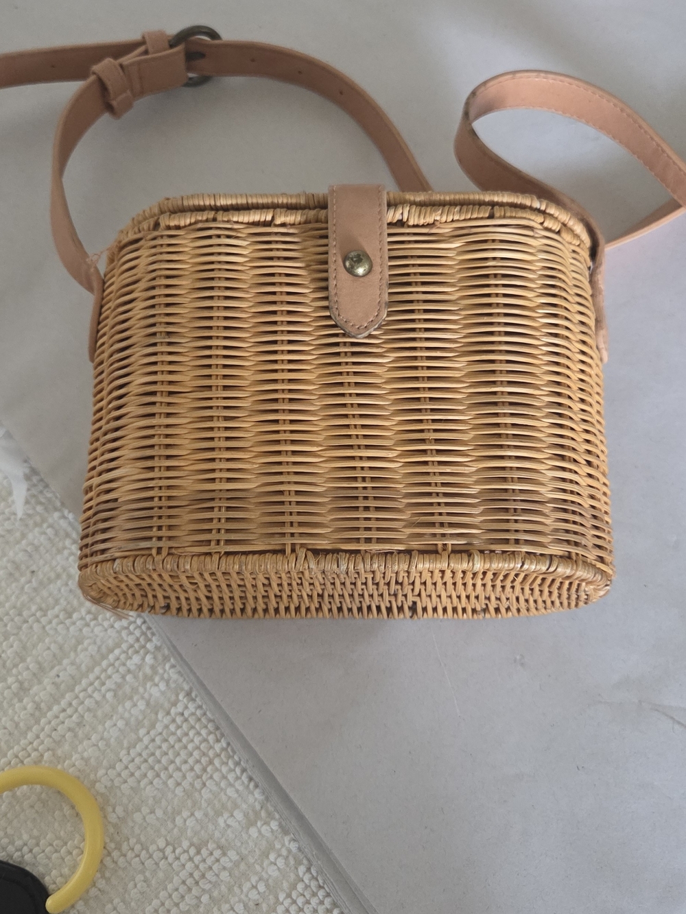 Universal Thread Woven Rattan Crossbody Bag in Tan - Picture 2 of 7